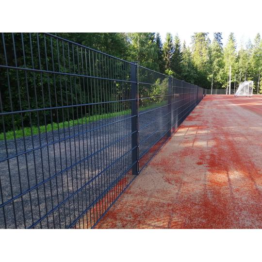 Elementtiaita Neulamäen urheilukentillä